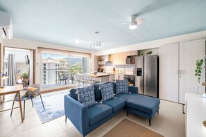 Interior - Casago | Coastal Art Condo Near Jacó Beach (Jaco)