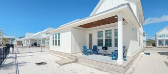 Stylish Coastal Retreat | Pool, Fire Pit, Walk to Dining, Sleeps 14 | BEACHBALL PROPERTIES