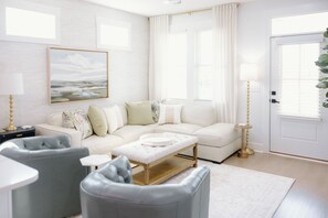 Smart TV, offices - Brand New with Rooftop Bar and Hot Tub Steps to Sand! (Carolina Beach)