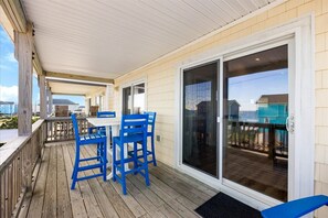 Outdoor dining - Private POOL + Stunning Ocean Views in Heart of Surf City! (Surf City)