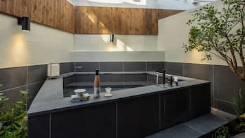 Byuldamche Terrace&Spa | Bathtub spa pribadi