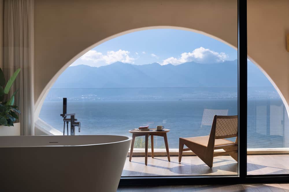 Sanjian Twilight Diary Seaview Hotel