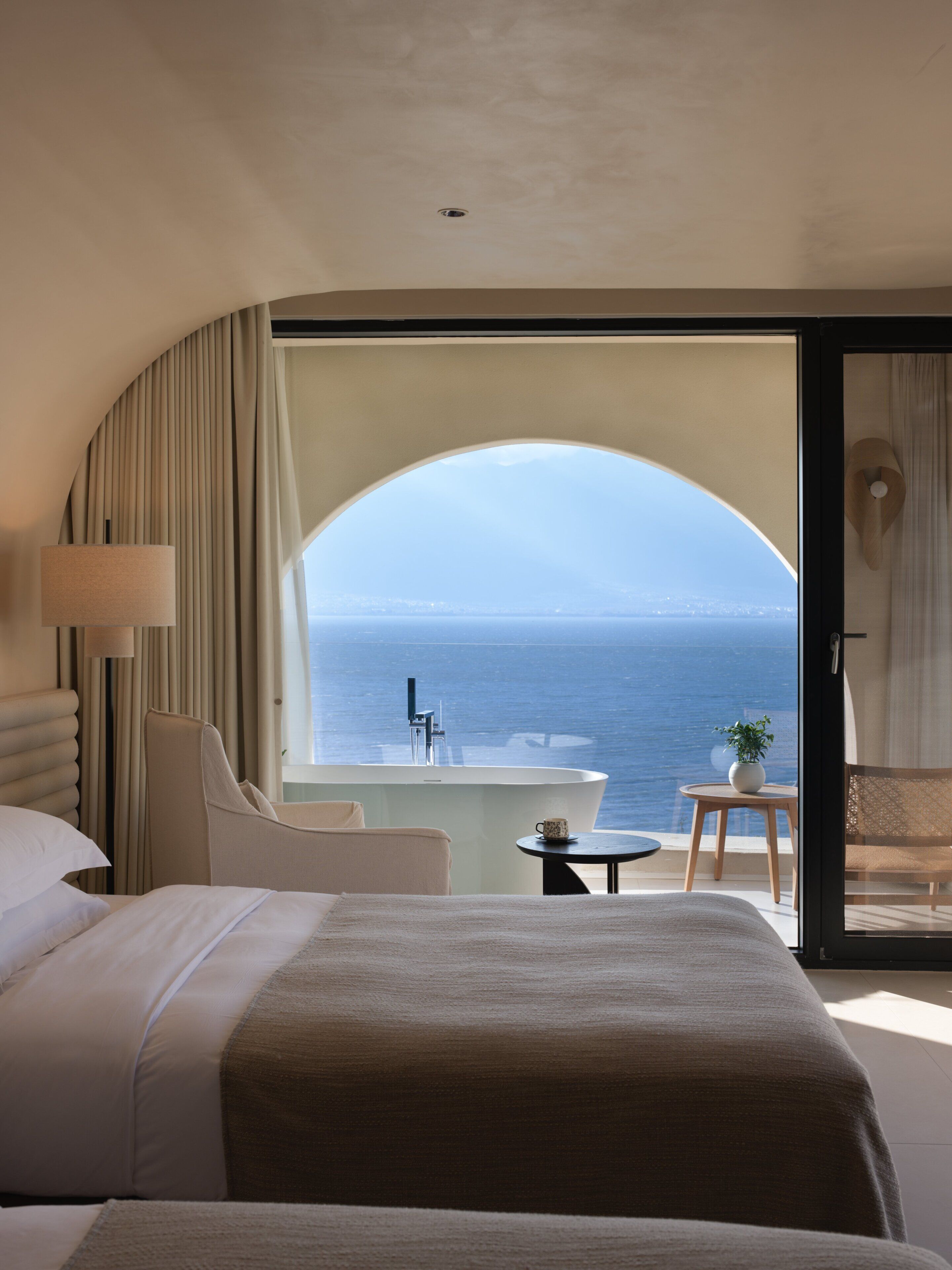 Habitación familiar con 2 camas individuales, balcón, vistas al mar