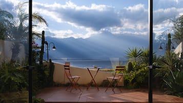 Dobbeltrom – classic, terrasse, hageutsikt | Basseng