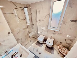 House - Leo s Garden View Apartment Cozy 1BR (Tirana)
