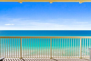 Property grounds - 🌴 New Luxury Gulf-Front Escape | Fully Remodeled with Stunning Views 🌊 (Panama City Beach)