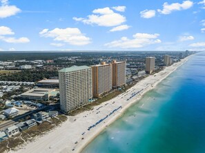 On the beach - 🌴 New Luxury Gulf-Front Escape | Fully Remodeled with Stunning Views 🌊 (Panama City Beach)