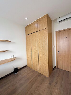 Lägenhet Deluxe - balkong - utsikt mot staden | Interiör