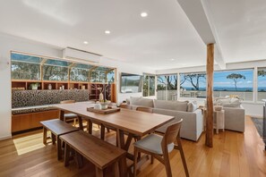 TV, stereo - Bunkers at Seven Mile | Sleeps 12 (Seven Mile Beach)