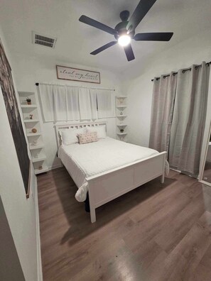 2 Schlafzimmer, Bügeleisen/Bügelbrett, Internetzugang, Bettwäsche