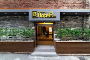 Exterior detail - BigBoxStay Myeongdong (Seoul)