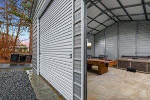 屋外ダイニングエリア