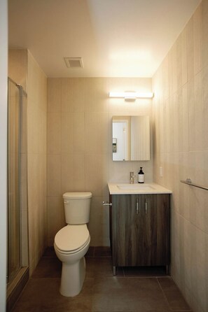 Bathroom - Beautiful studio on the Jordanelle, with gym, hot tub, bike storage, yoga studio (Park City)