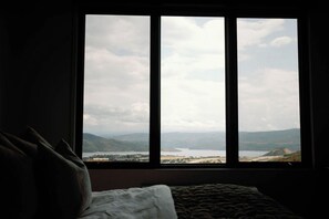 Room - Beautiful studio on the Jordanelle, with gym, hot tub, bike storage, yoga studio (Park City)