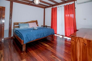 3 habitaciones, tabla de planchar con plancha y wifi gratis