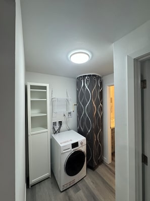 Interior - Serene 1-bedroom apartment in Seattle perfect for your getaway (Seattle)
