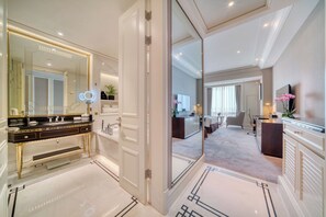 Comfort Double Room, City View | Interior - Jeurong Hotel Shanghai (Shanghai)