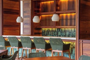 Bar (on property) - Rise and Dive - 3BR -  Beach Front Private Terrace (Isla Mujeres)