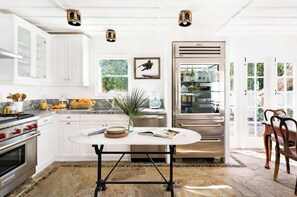 Fridge, microwave, oven, stovetop - Auric House brought to you by Korakia (Palm Springs)