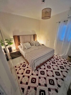 Room - Cosy Bohemian apartment in the center of Cairo - 2 bedrooms - Balconies (Marouf)