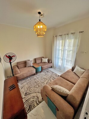 Living area - Cosy Bohemian apartment in the center of Cairo - 2 bedrooms - Balconies (Marouf)