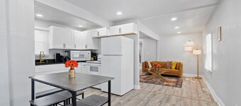 Cozy 4 Bed 2 Bath Home - Norfolk, Centrally Located