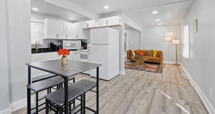 Cozy 4 Bed 2 Bath Home - Norfolk, Centrally Located