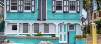 NewReno, AC, 2 blocks to Beach, Dive, Eat, Drink