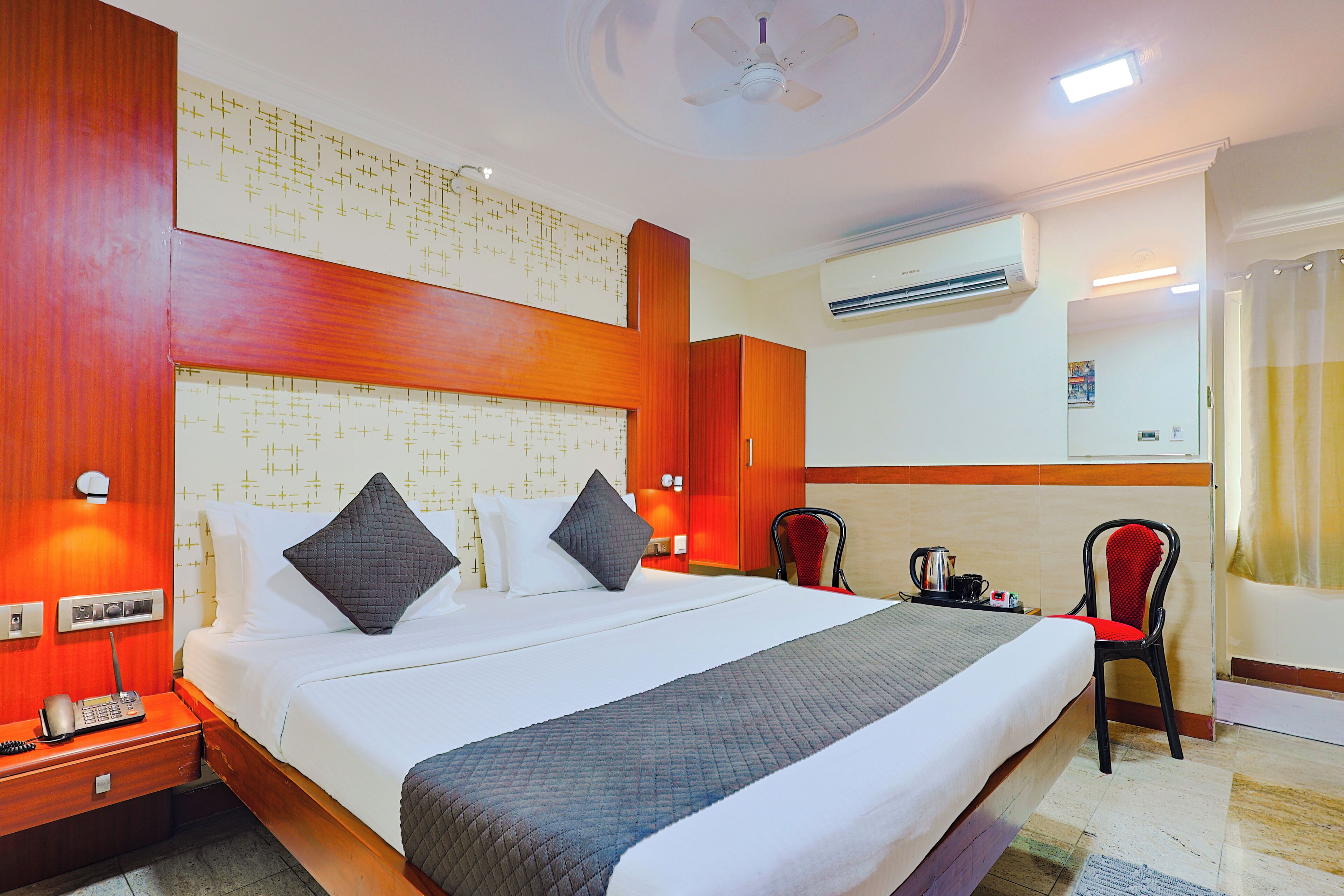 Classic Double Room | In-room safe, free WiFi, wheelchair access