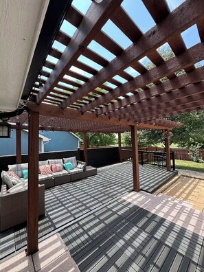 Terrace/patio - Luxury Lawrence Haven-Near Campus-Sleeps 11 (Lawrence)