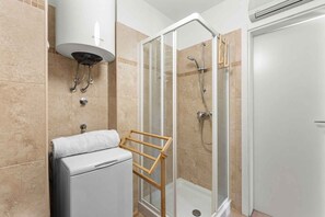 Bathroom - Holiday apartment with terrace and garden (Novigrad)