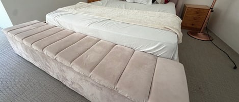 3 chambres, fer et planche à repasser, Wi-Fi gratuit, draps fournis