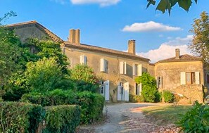 Exterior - Belle maison avec piscine (Les Esseintes)
