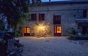 Exterior - Belle maison avec piscine (Les Esseintes)
