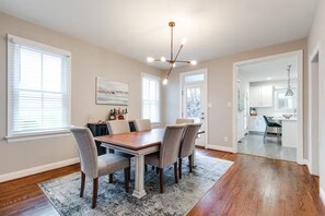 Dining - Spacious City Home I Fenced Backyard | Firepit (Richmond)