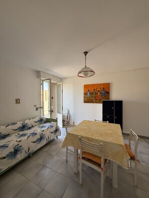 Dining - Bonomi vacation home 15 meters from the beach (Porto Cesareo)