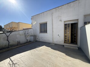 Exterior detail - Vacation home Ninetta in Torre Lapillo with courtyard (Porto Cesareo)
