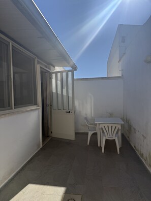 Outdoor dining - Vacation House Nina in Torre Lapillo with veranda (Porto Cesareo)