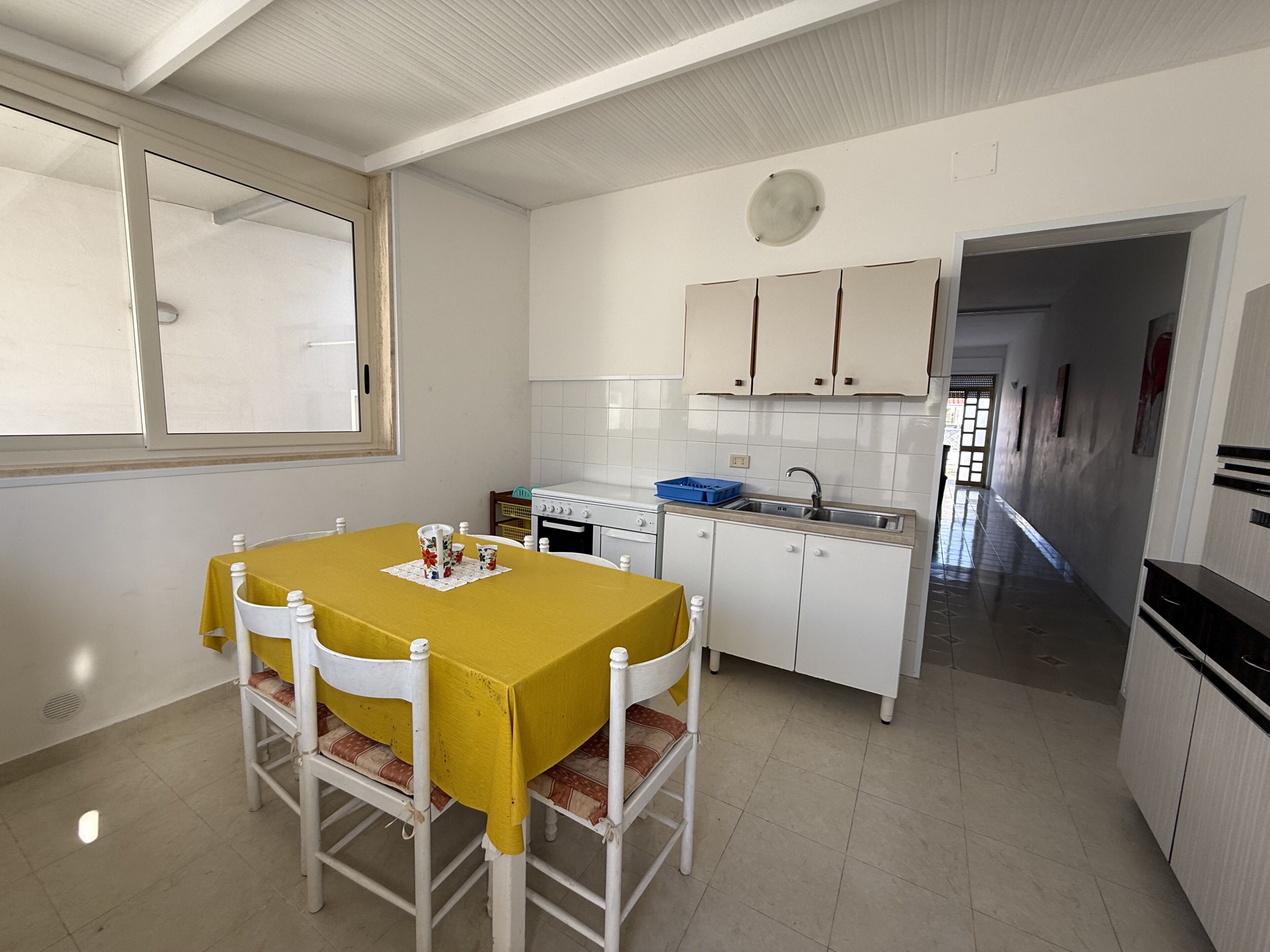 Fridge, microwave, oven, coffee/tea maker