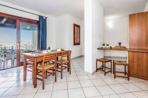 Dining - Tavolara Sea View Apartments 1, San Teodoro, Italy (San Teodoro)