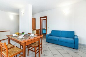 Dining - Tavolara Sea View Apartments 1, San Teodoro, Italy (San Teodoro)