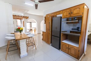 Interior - Spacious And Bright | Terrace | BBQ (Margate)