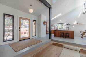 Televisión, chimenea y tenis de mesa 