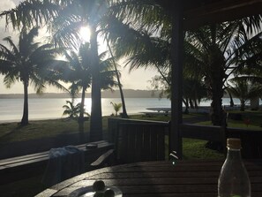 Terrace/patio - 3 Bedroom, 2 Bathroom Beachfront Villa, Restaurants Within Walking Distance (Vaitupa)