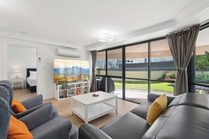 TV, offices - Victoria on Broadbeach (Broadbeach)