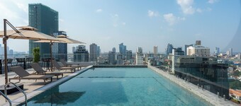 Champs Elysees Hotel & Suites