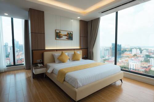Deluxe King Room