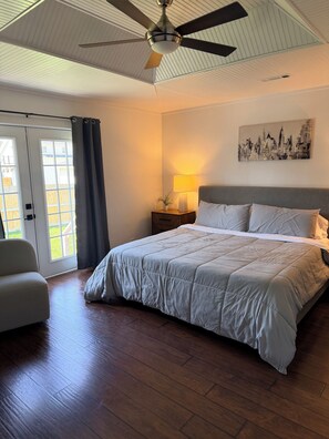 3 Schlafzimmer, Schreibtisch, Bügeleisen/Bügelbrett, kostenloses WLAN