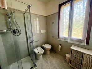 Shower, hair dryer - CASA MANIDU - TRILOCALE OLIVA (Capoliveri)