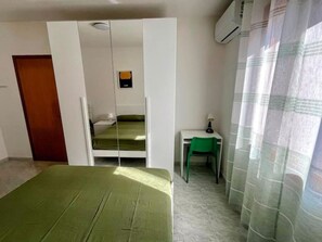 2 bedrooms, WiFi - CASA MANIDU - TRILOCALE OLIVA (Capoliveri)